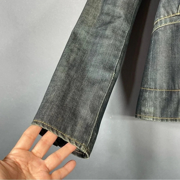 Wrangler RARE denim blazer jean jacket. Super cute details. Women’s Small - Picture 4 of 16